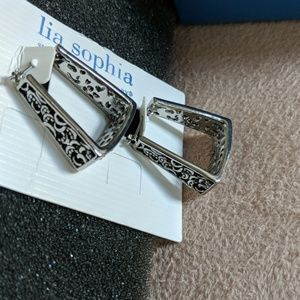 NWOT LIA SOPHIA SILVER FILIGREE DESIGN EARRINGS